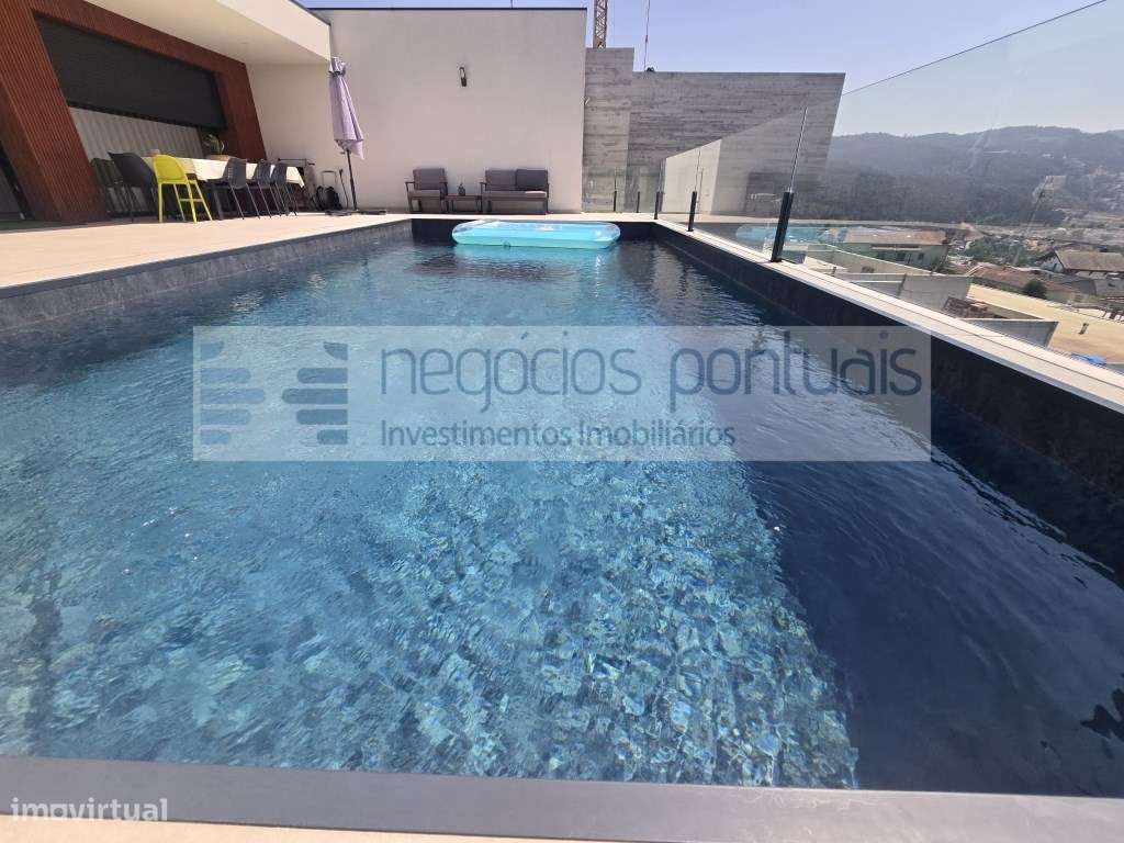 Moradia Ind. T3 com piscina, excelente localização e vistas deslumb... - Grande imagem: 4/51