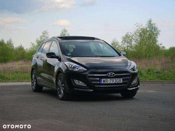 Hyundai I30 blue Kombi 1.6 GDi Passion - 11