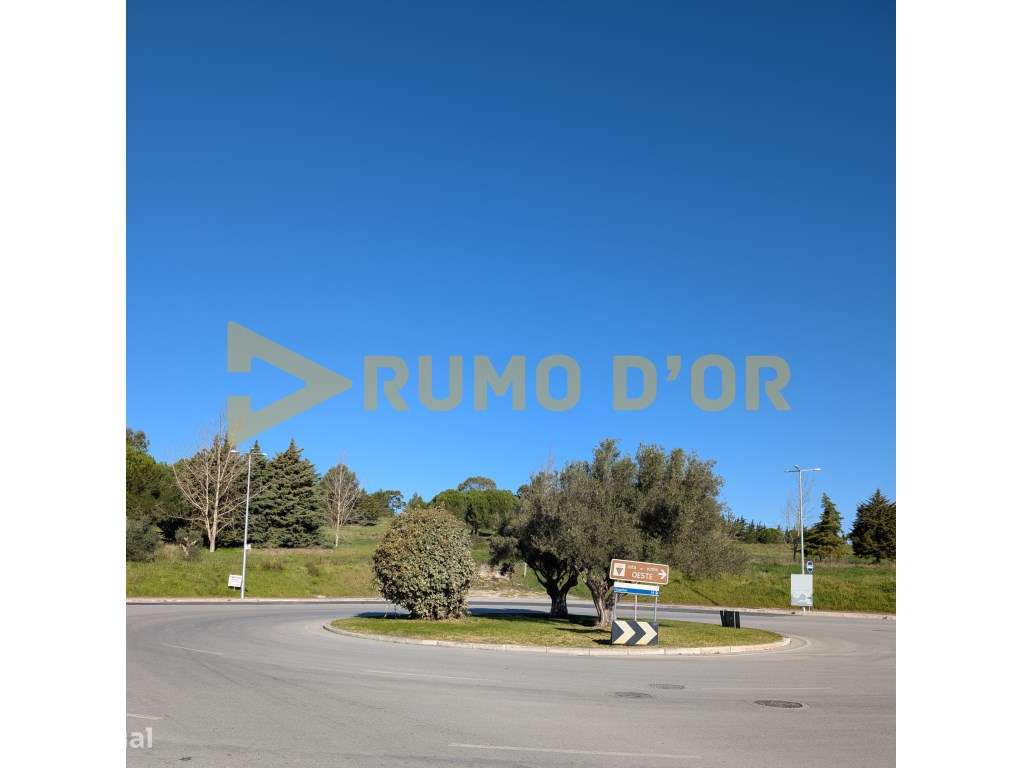 Terreno no centro de Arruda dos Vinhos com PIP aprovado para constr... - Grande imagem: 2/4