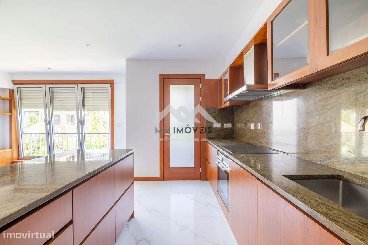 Apartamento T2 | Santa Catarina | Renovado | METRO | Elevador - Grande imagem: 3/28