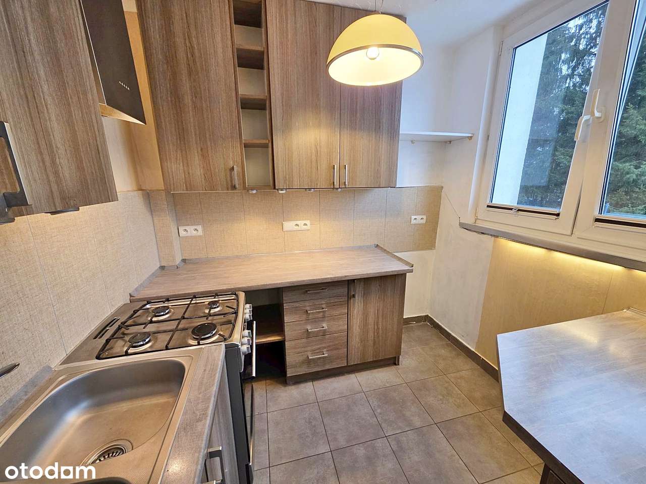 2-pokojowe, balkon, meble w kuchni oraz 2 szafy, ul. Kolejowa-3