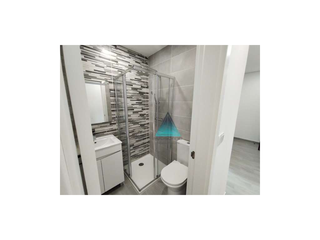 Apartamento T3 totalmente remodelado Laranjeiro - Almada-4