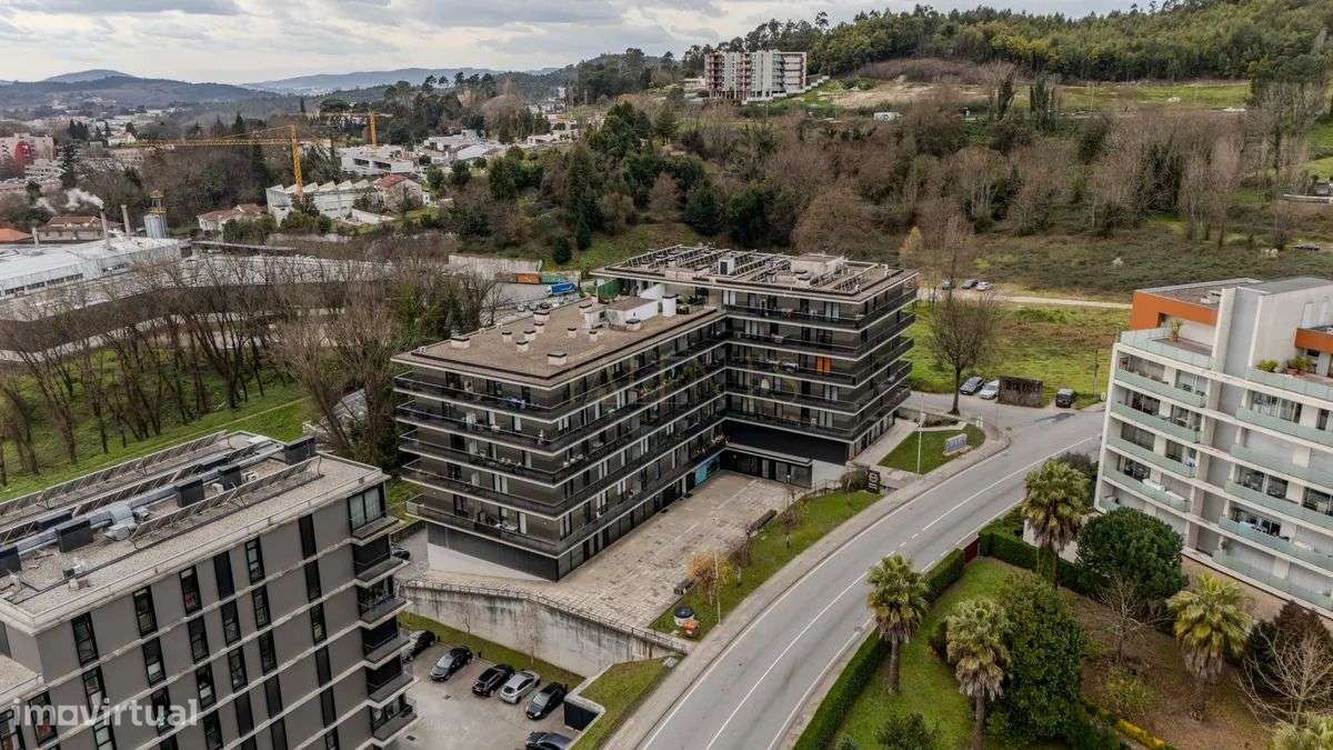 Apartamento T2 Azurém Guimaraes com Varanda Panorâmica-32