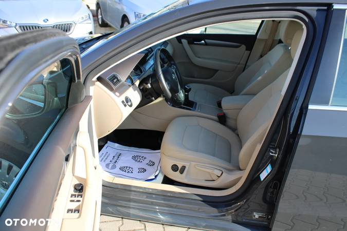 Volkswagen Passat Variant 1.8 TSI Comfortline - 17