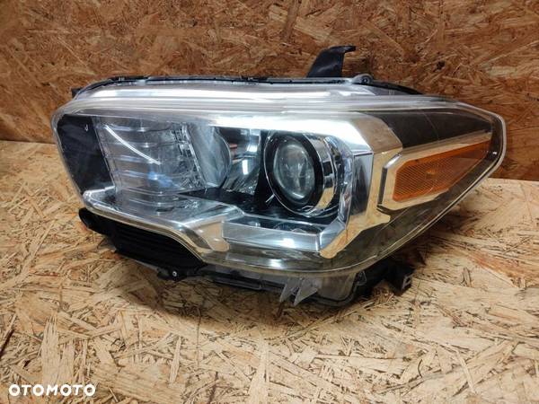 Lampa Lewy Przód Toyota Tacoma III od 2015 - 2