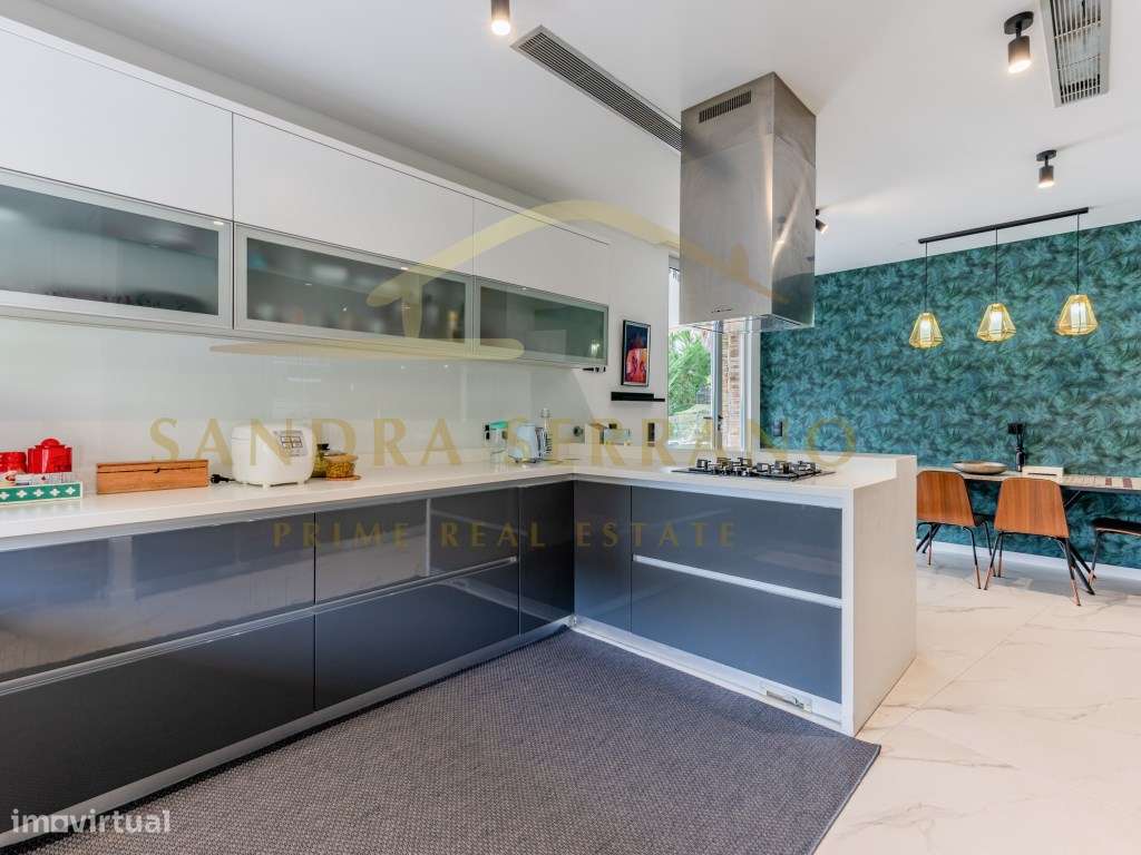 Moradia de arquitetura contemporânea com 5 Suítes-39