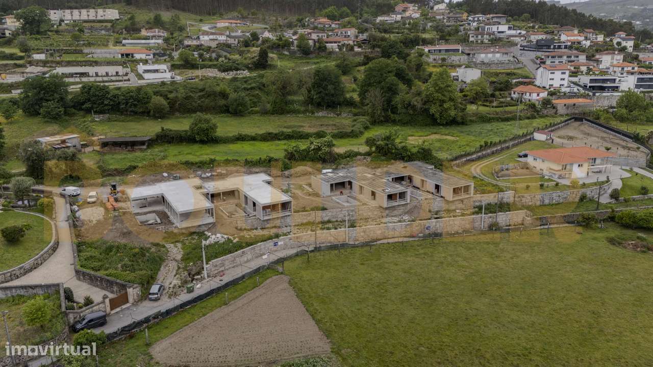 Moradia T3+1 em Galegos-0