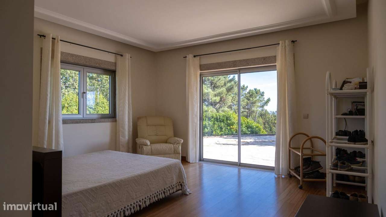 Moradia Térrea de 596m2 em Terreno de 10.000m2 | Paços de...-28