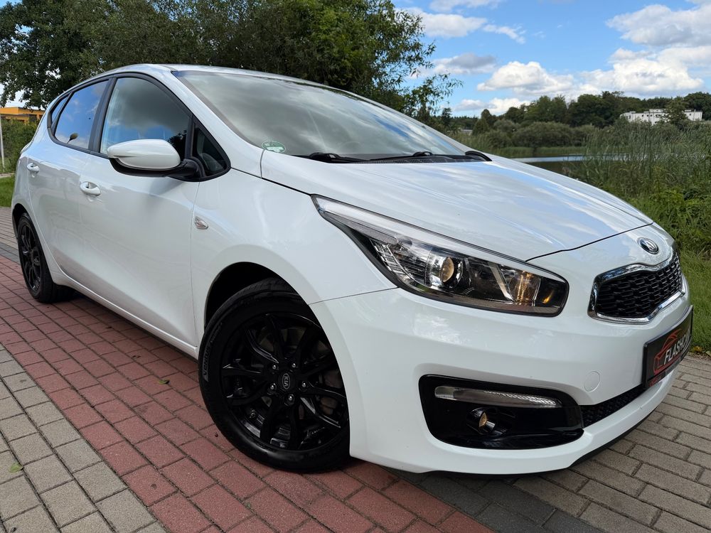 Kia Ceed II (2012-) 1.4 CVVT Dream Team Edition 2017