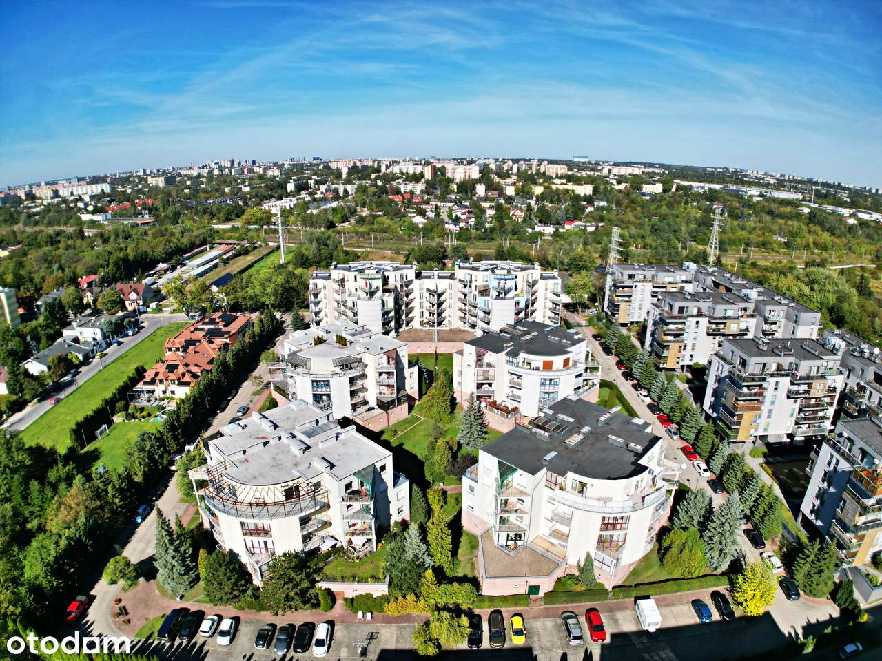 Mieszkanie dla osób szukających przestrzeni z 3 balkonami i parkingiem-18