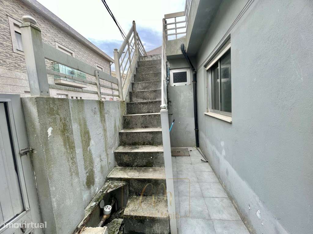 Moradia térrea T2 com logradouro e terraço a 170 metros do mar-15