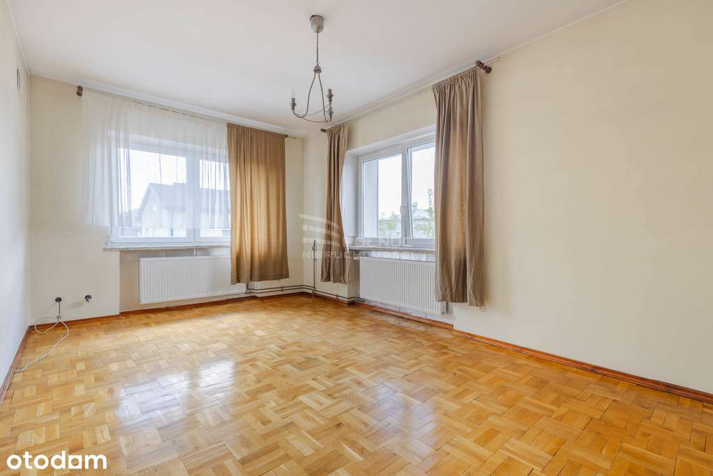 Unikalny, Duży Dom w Bliskiej Odległości od PKP-5