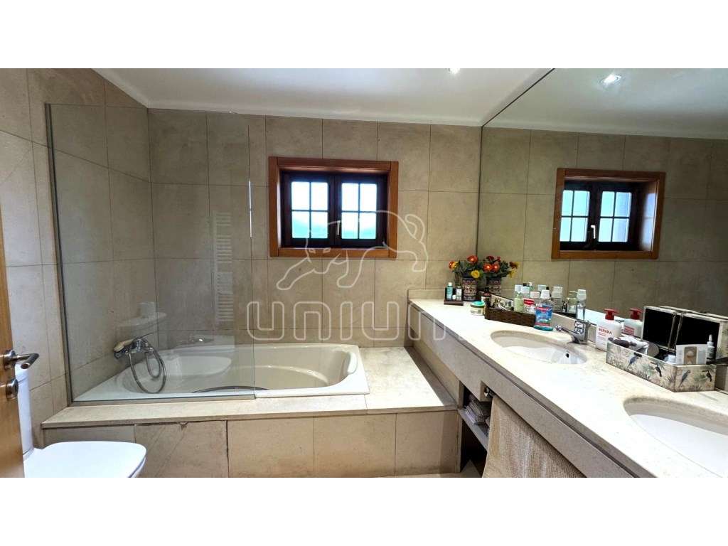 Moradia T4 Santa Marta de Portuzelo-30