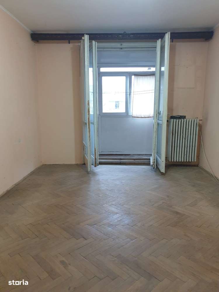 Titan Potcoava- parc Brancusi-0