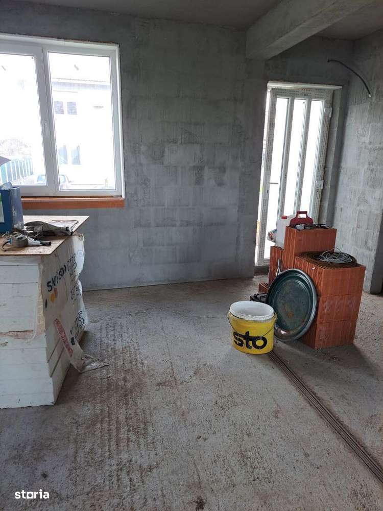 Casă semifinisată P+M în Episcopia, 3 dormitoare, 2 băi - Imagine principală: 3/12