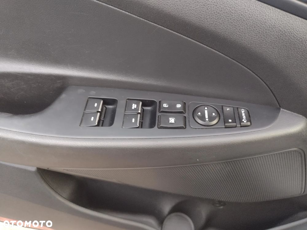 Hyundai Tucson 2.0 CRDi 4WD Automatik Premium - 23