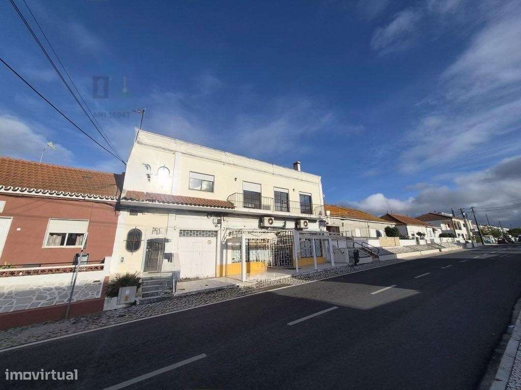 Estabelicimento comercial no Gaio Rosário: Oportunidade com Terraço-14