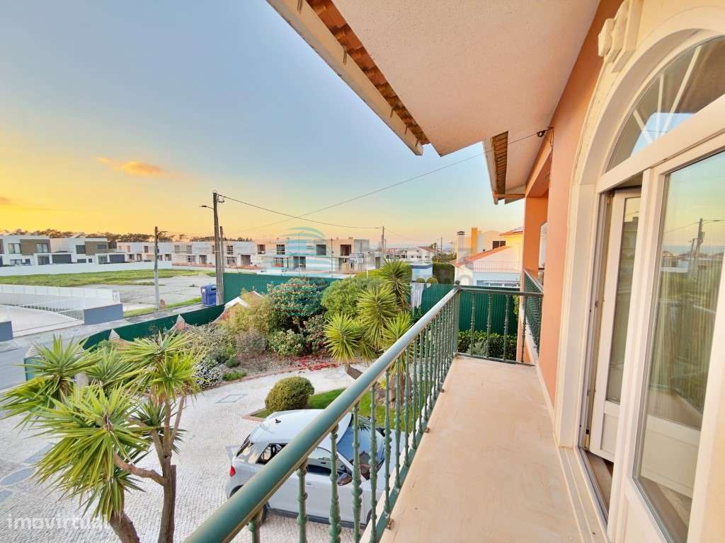 Moradia V5 com terreno com 2075m2, vista de mar-40