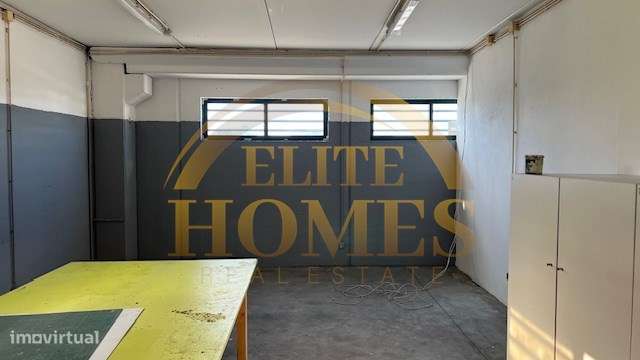 Armazém para venda na Quinta do Anjo.-19