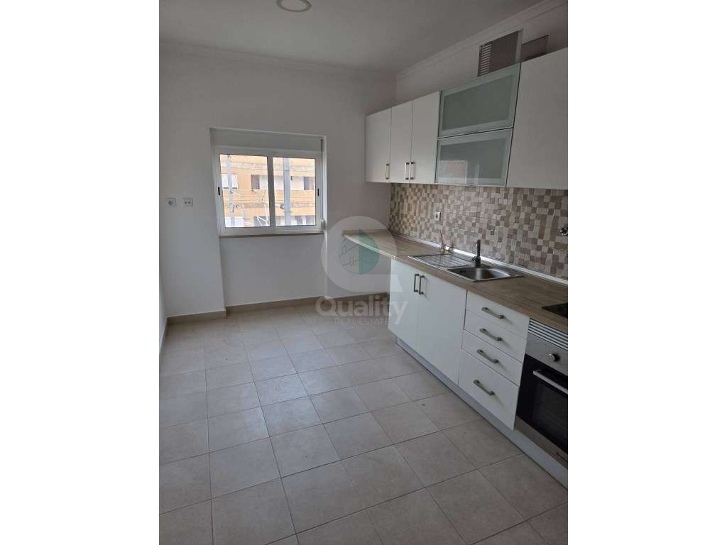 T2 Zona Central na Baixa da Banheira-0