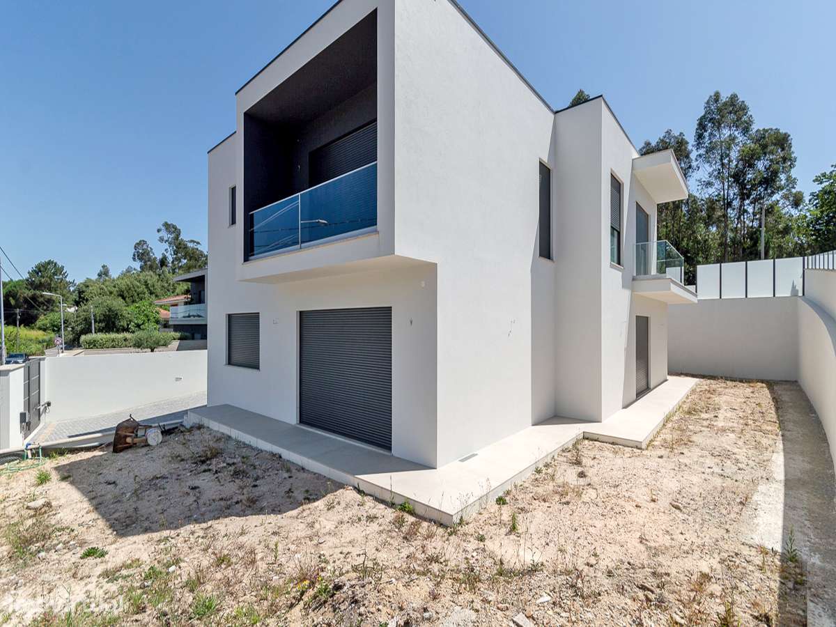 Moradia isolada T4 nova em Santa Maria da Feira - Grande imagem: 5/46