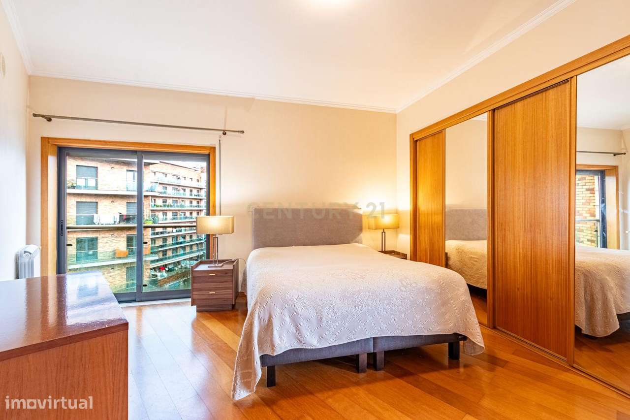 T3 com duas varandas na Rua Pulido Valente Colinas do Cruzeiro - Grande imagem: 4/40