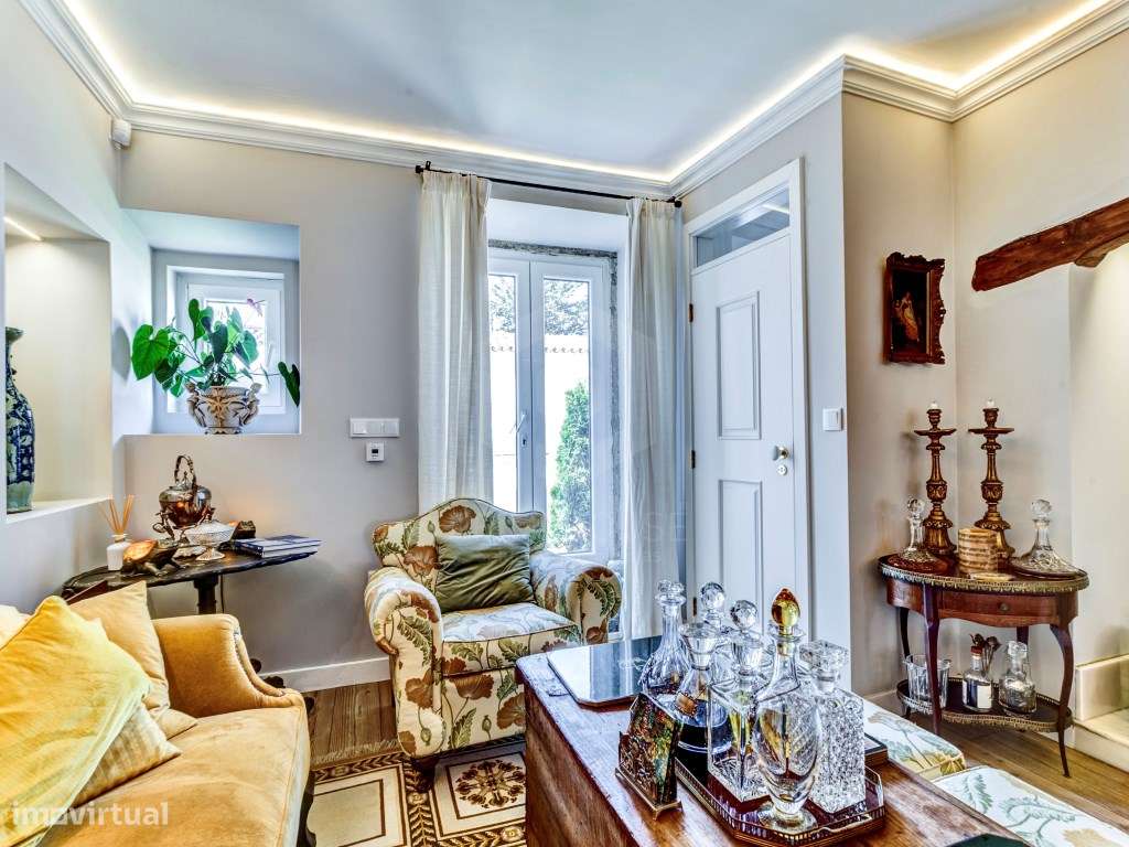 Moradia T4+1 no Centro da Vila Nogueira de Azeitão-11