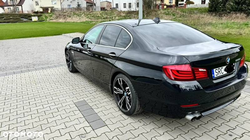 BMW Seria 5 528i xDrive - 13