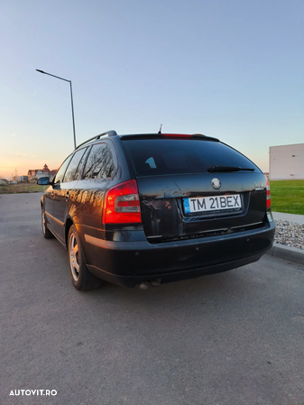 Skoda Octavia Combi 2.0 TDI Elegance - 4