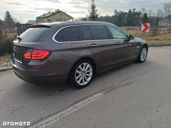 BMW Seria 5 530d xDrive Luxury Line - 2