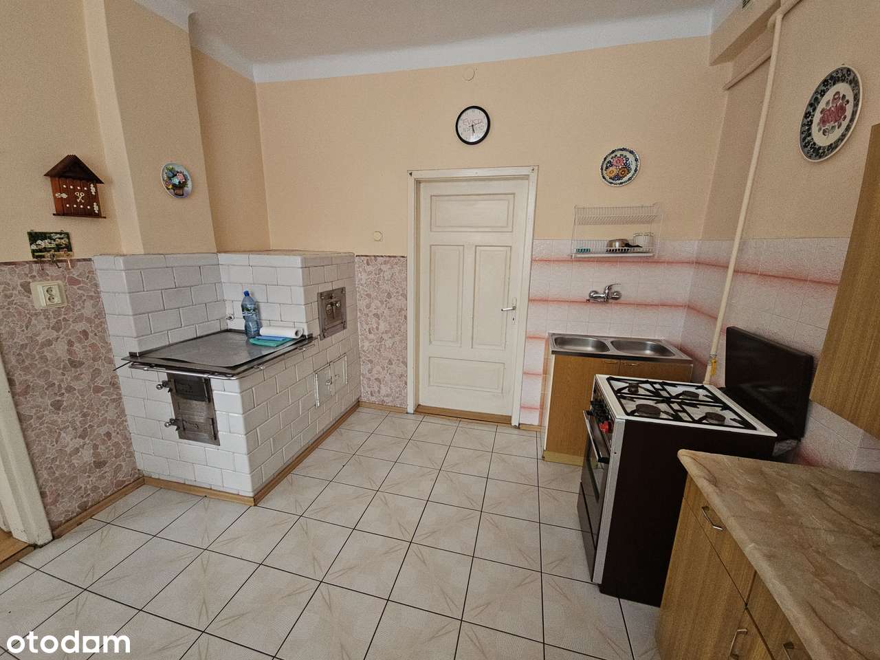 Budynek mieszkalny wraz zabudowaniami gospodarczymi-6