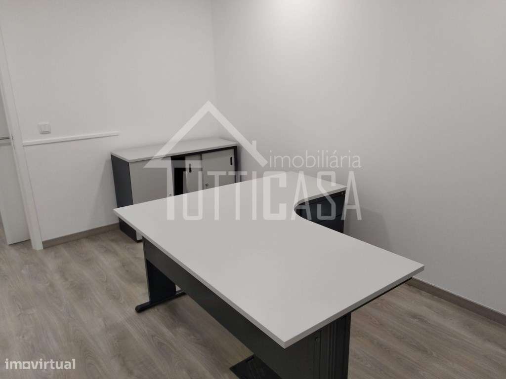 Armazém industrial em São Miguel de Alcainça-7