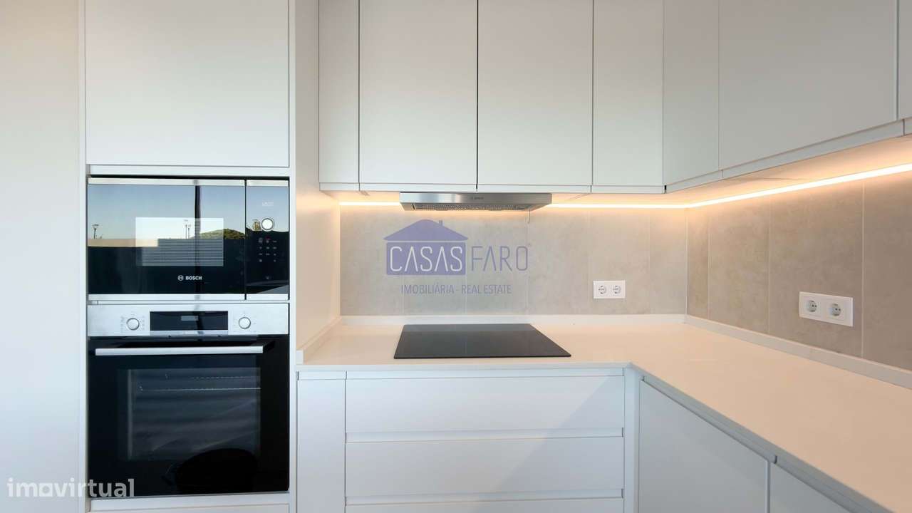 Moradia em banda V4 num empreendimento de Luxo, em Faro, Algarve - Grande imagem: 4/36