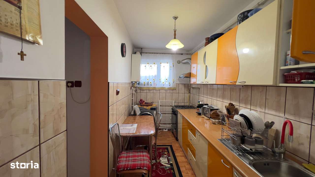 Apartament zona centrala - piata Petrosani-0