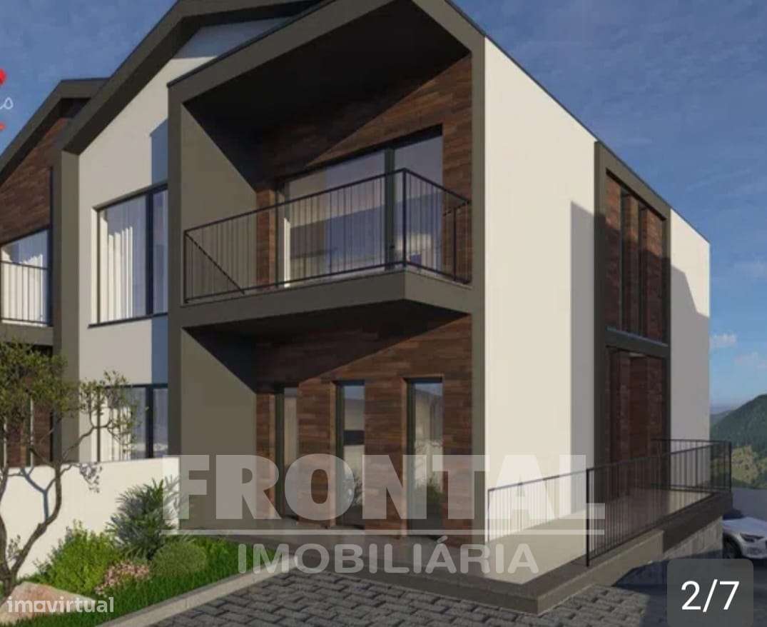 Moradia T4 Geminada - 300 m2 | Centro De Mirandela, Bragança - Grande imagem: 3/14