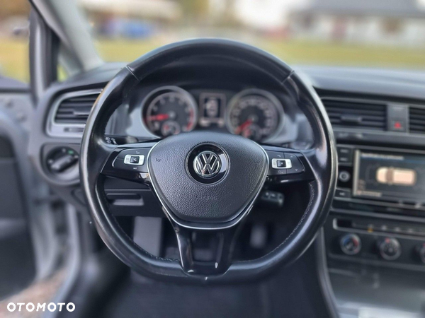 Volkswagen Golf - 23