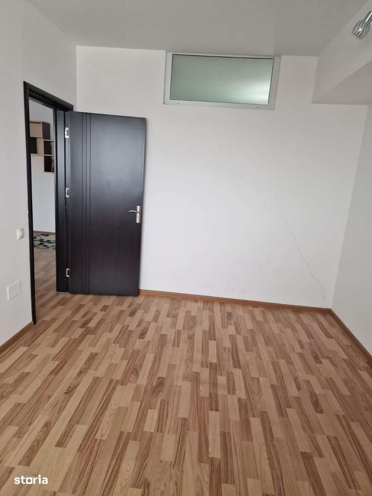 Vand apartament 3 camere - Imagine principală: 4/11