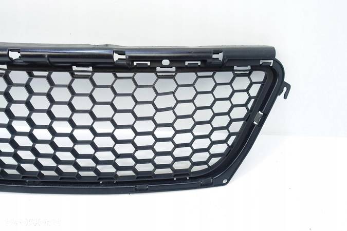 ATRAPA GRILL ZDERZAKA DACIA SANDERO 2008- - 5