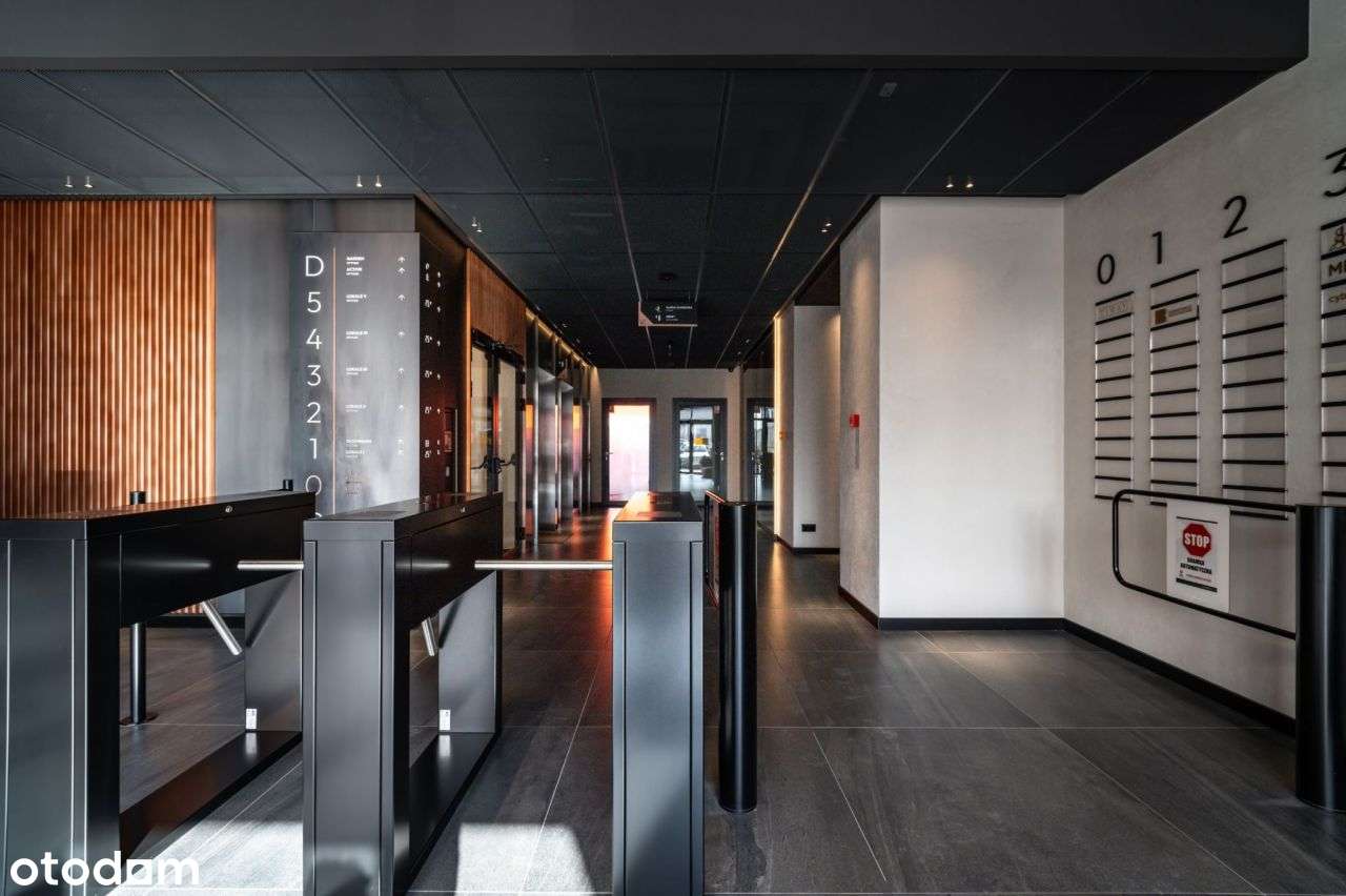 Showroom wnętrz / ponad 2000 m2 różnych firm z bra-5