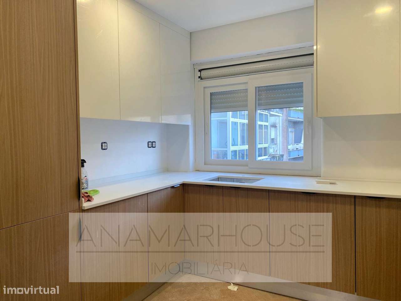 T3 Remodelado com varandas na Amadora, Mina De Água-17