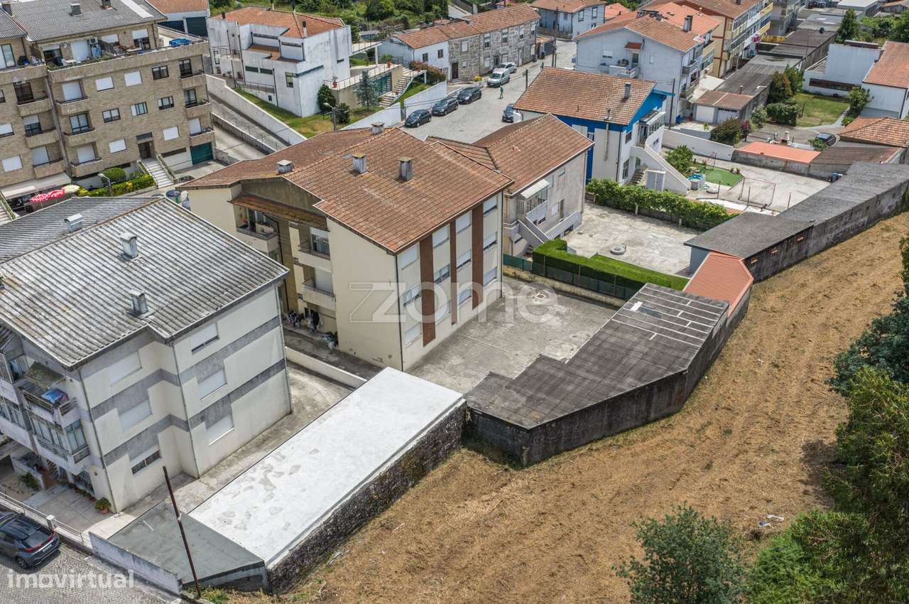 Apartamento T3 Renovado com Garagem Box em Águas Santas-25