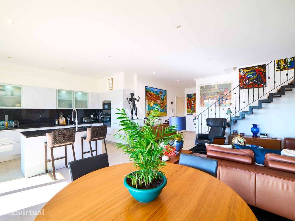 Duplex contemporâneo de três níveis em Santa Bárbara de Nexe, Algarve-17