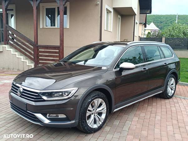 Volkswagen Passat Alltrack 2.0 TDI SCR 4Motion DSG - 3