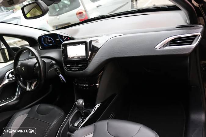 Peugeot 2008 1.2 PureTech Allure EAT6 - 20