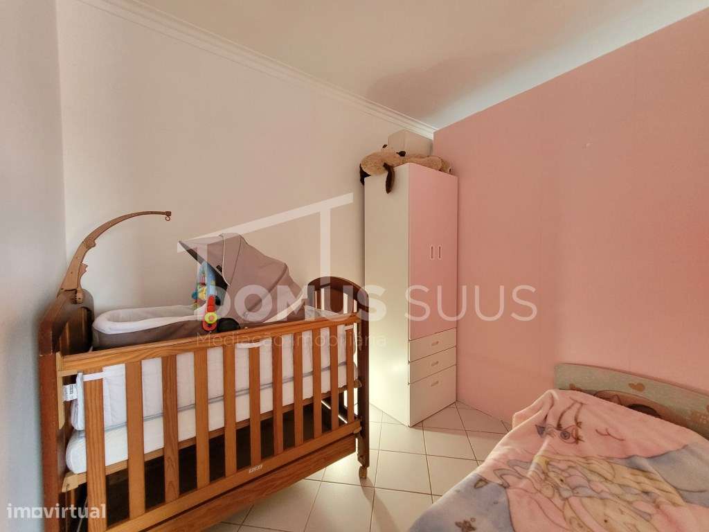 Apartamento T2 em ótimo estado com um terraço enorme-8