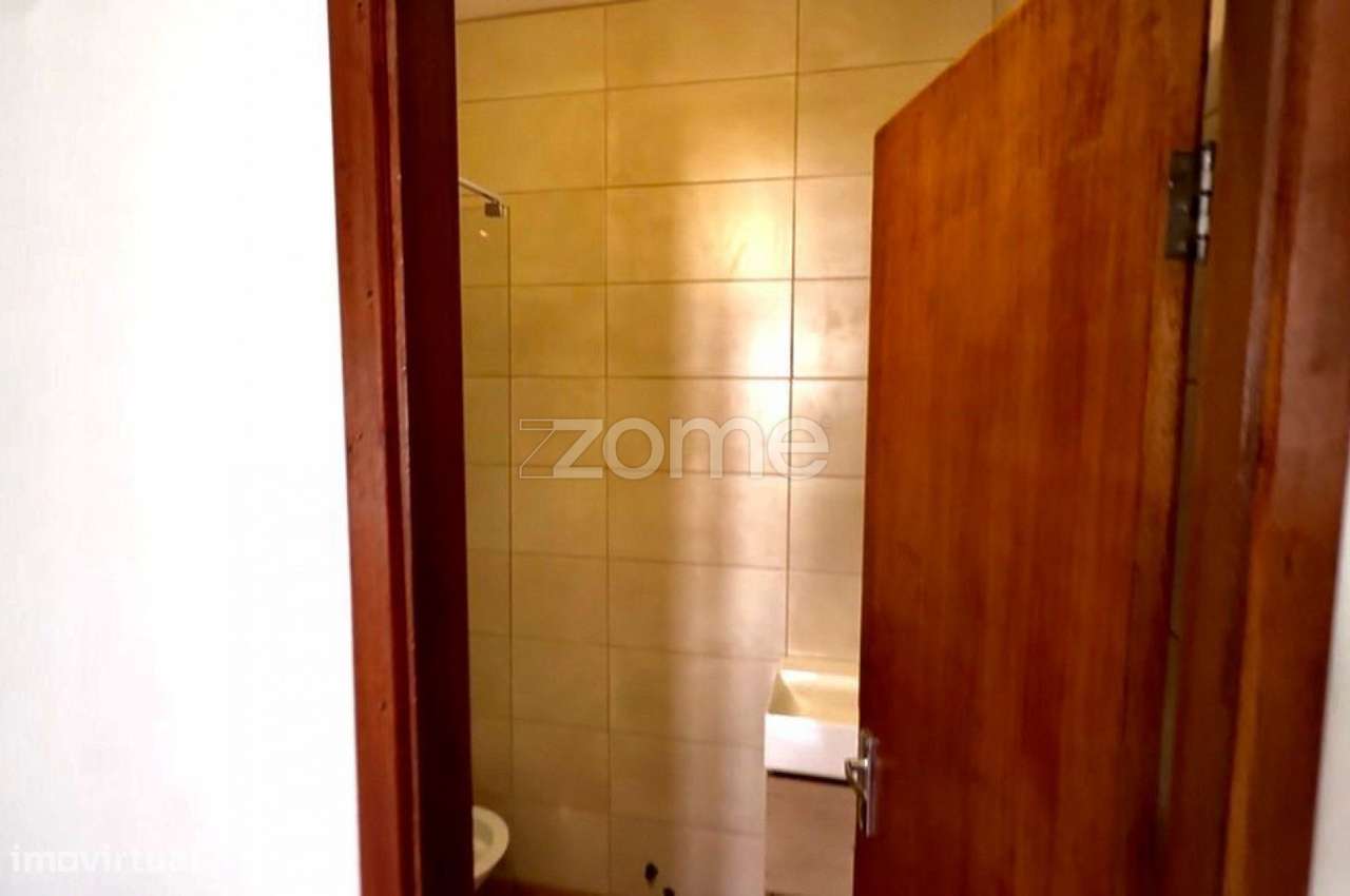 MORADIA T2 TOTALMENTE RENOVADA-7