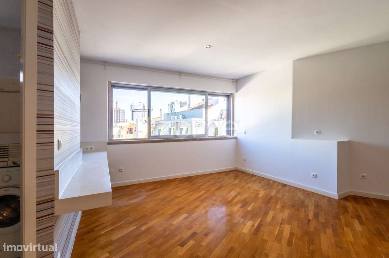 T1 Charmoso Próximo às Amoreiras com Estacionamento-14