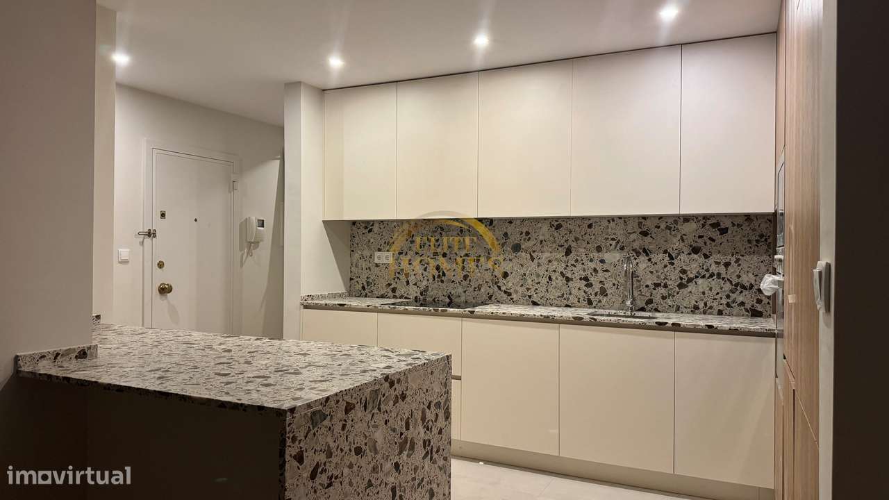 Apartamento T5 convertido num Luxuoso T3 – Av. Conde Valbom, Avenidas - Grande imagem: 5/33