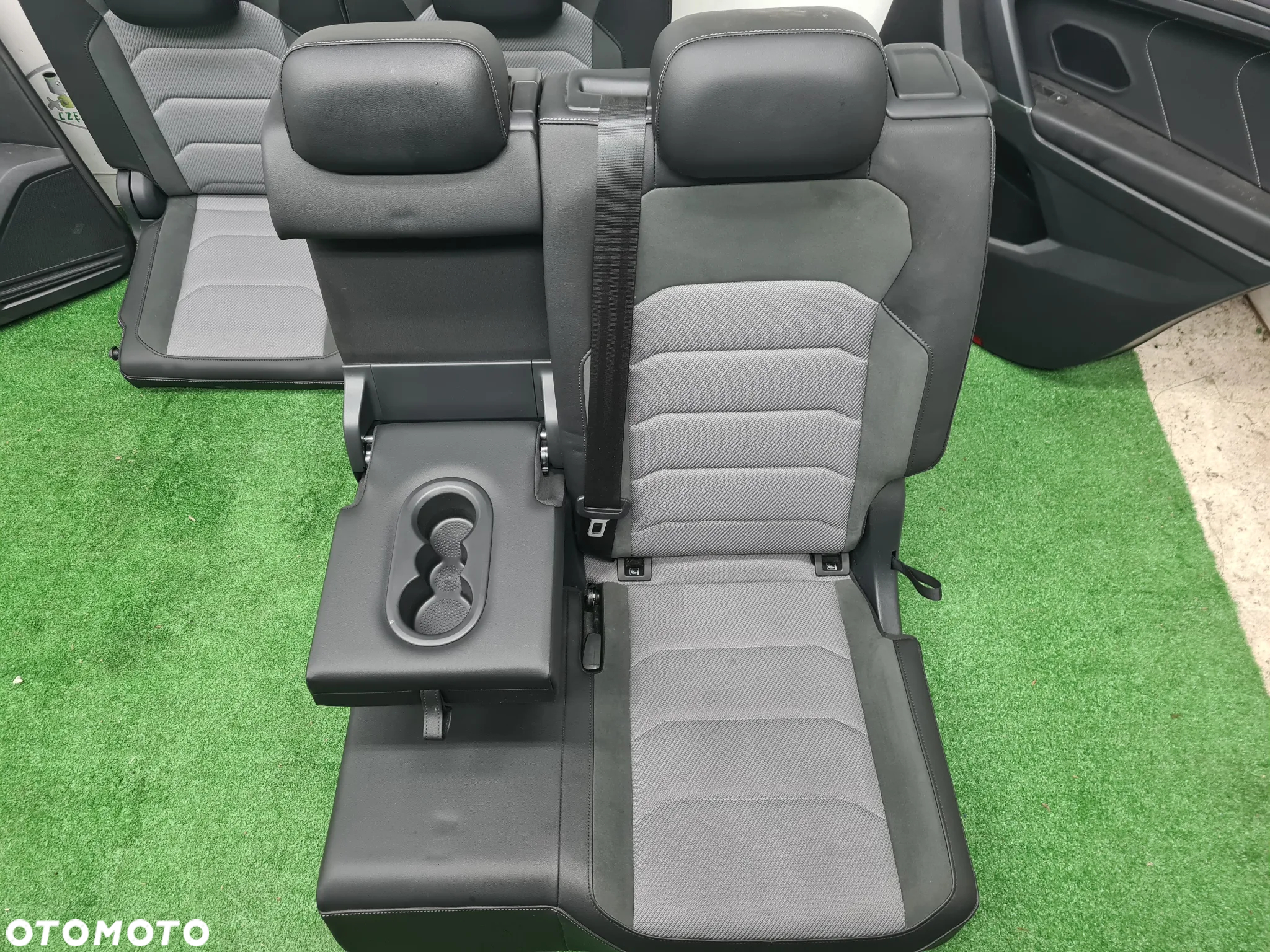 VW TIGUAN ALLSPACE R-LINE FOTELE GRZANE  FOTEL KANAPA BOCZEK DRZWI - 23