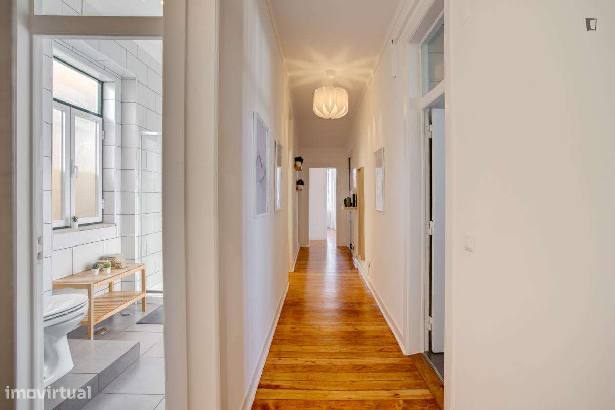 Quarto - localizado em Santos Lisbon - Grande imagem: 3/8